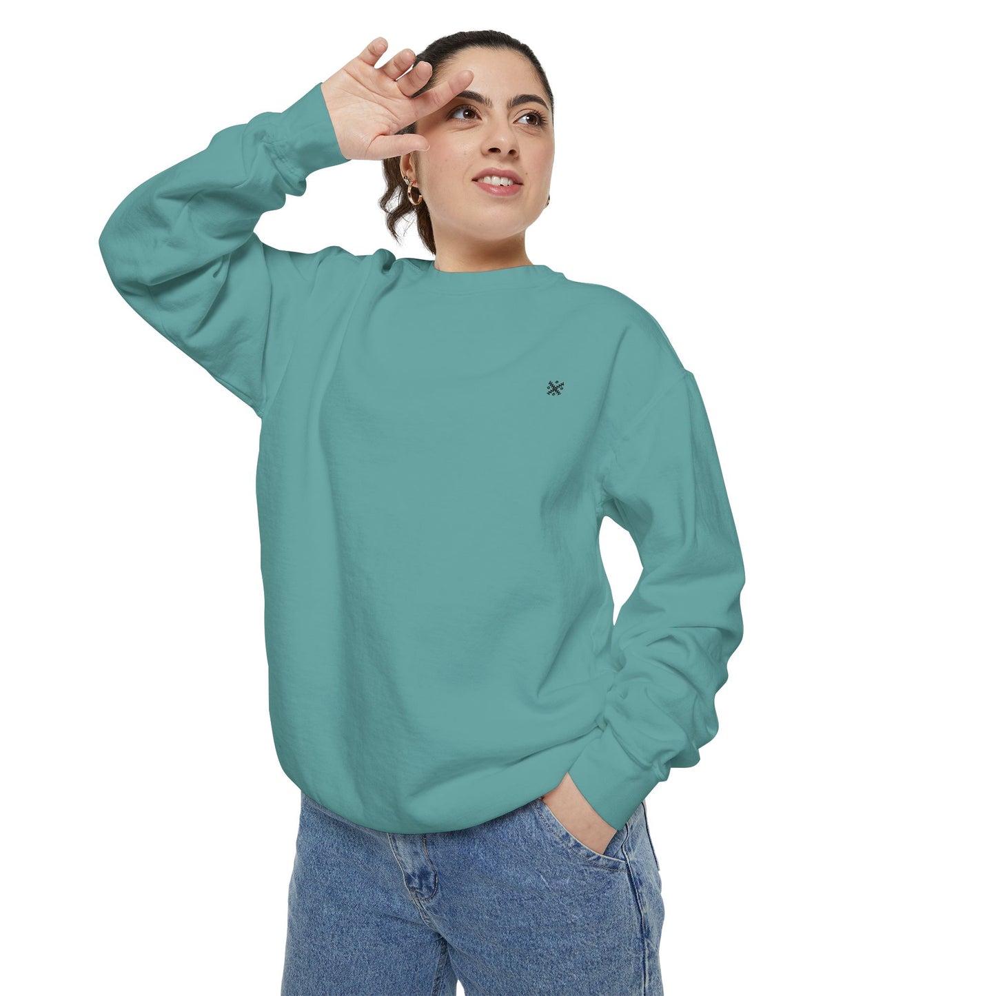 Cozy Garment-Dyed Sweatshirt - Perfect for Casual Wear