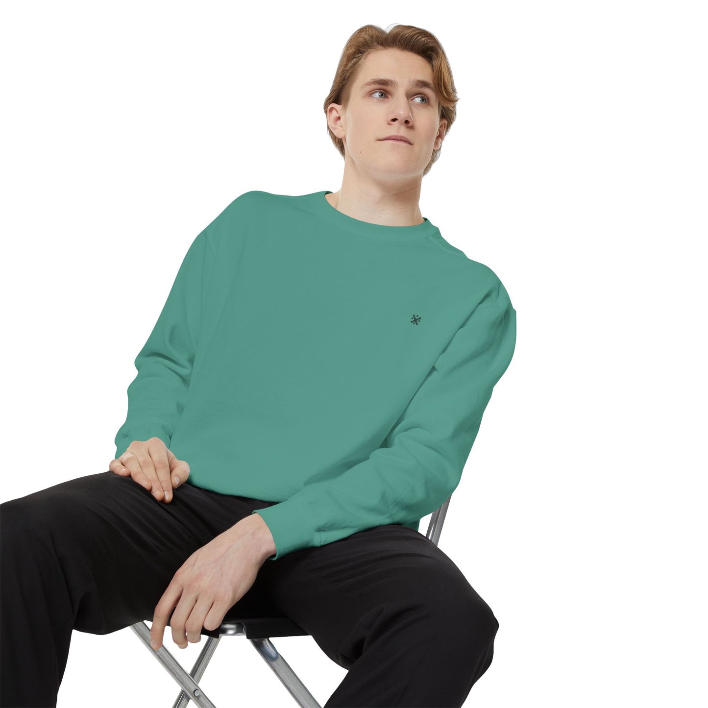 Cozy Garment-Dyed Sweatshirt - Perfect for Casual Wear