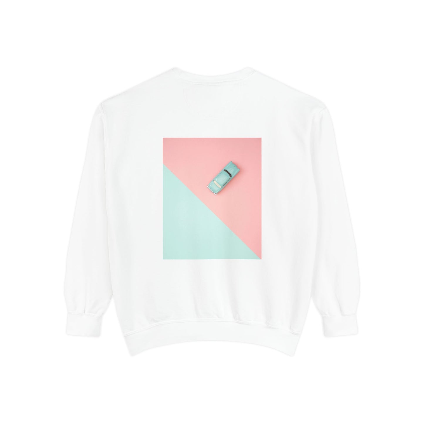 Garment-Dyed Sweatshirt Retro Car Design - Casual Outings & Gifting