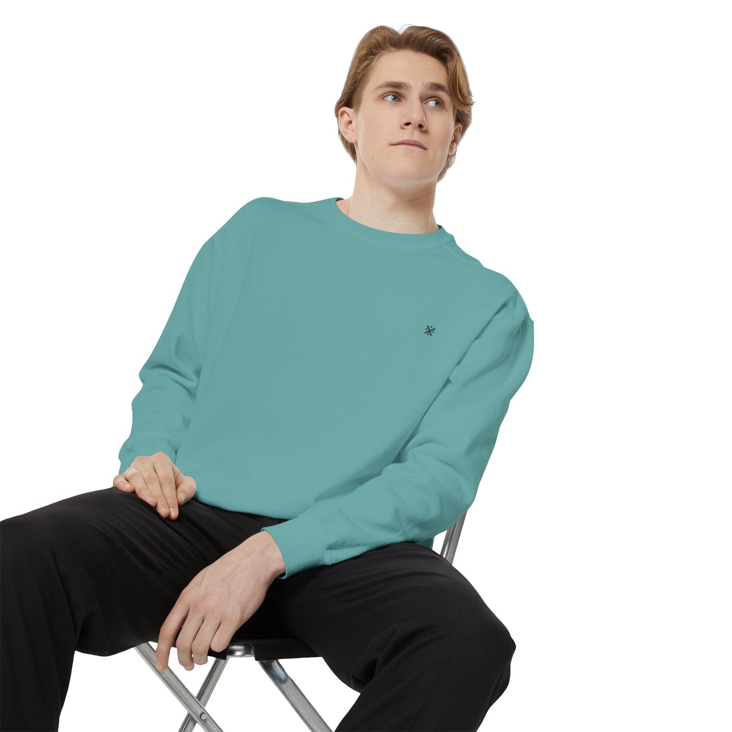 Cozy Garment-Dyed Sweatshirt - Perfect for Casual Wear