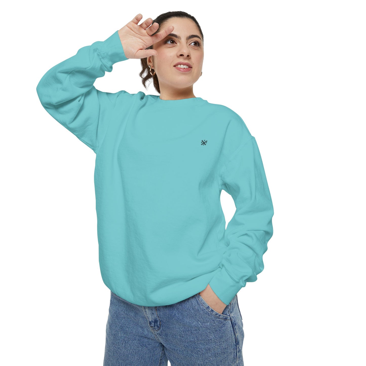 Cozy Garment-Dyed Sweatshirt - Perfect for Casual Wear