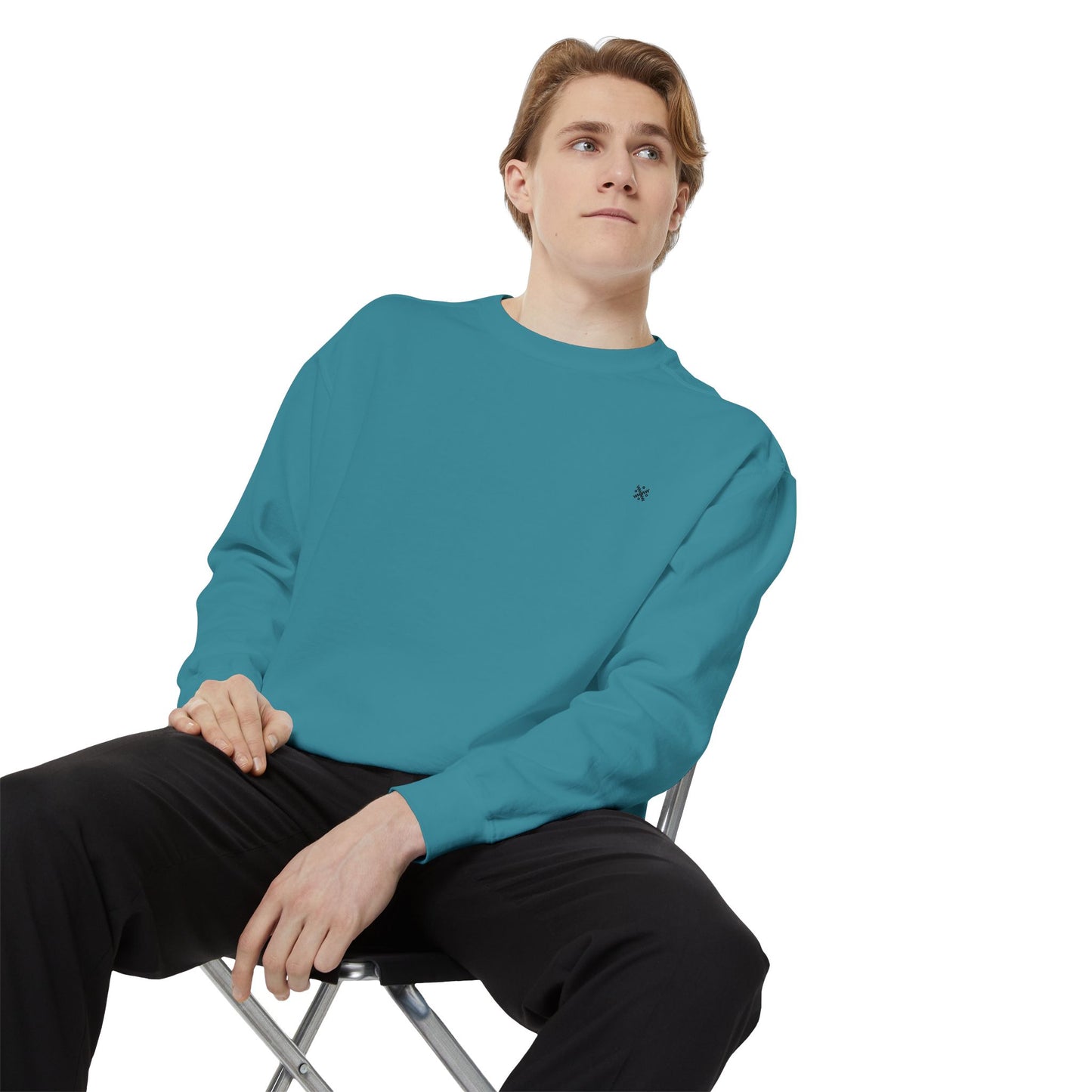 Cozy Garment-Dyed Sweatshirt - Perfect for Casual Wear