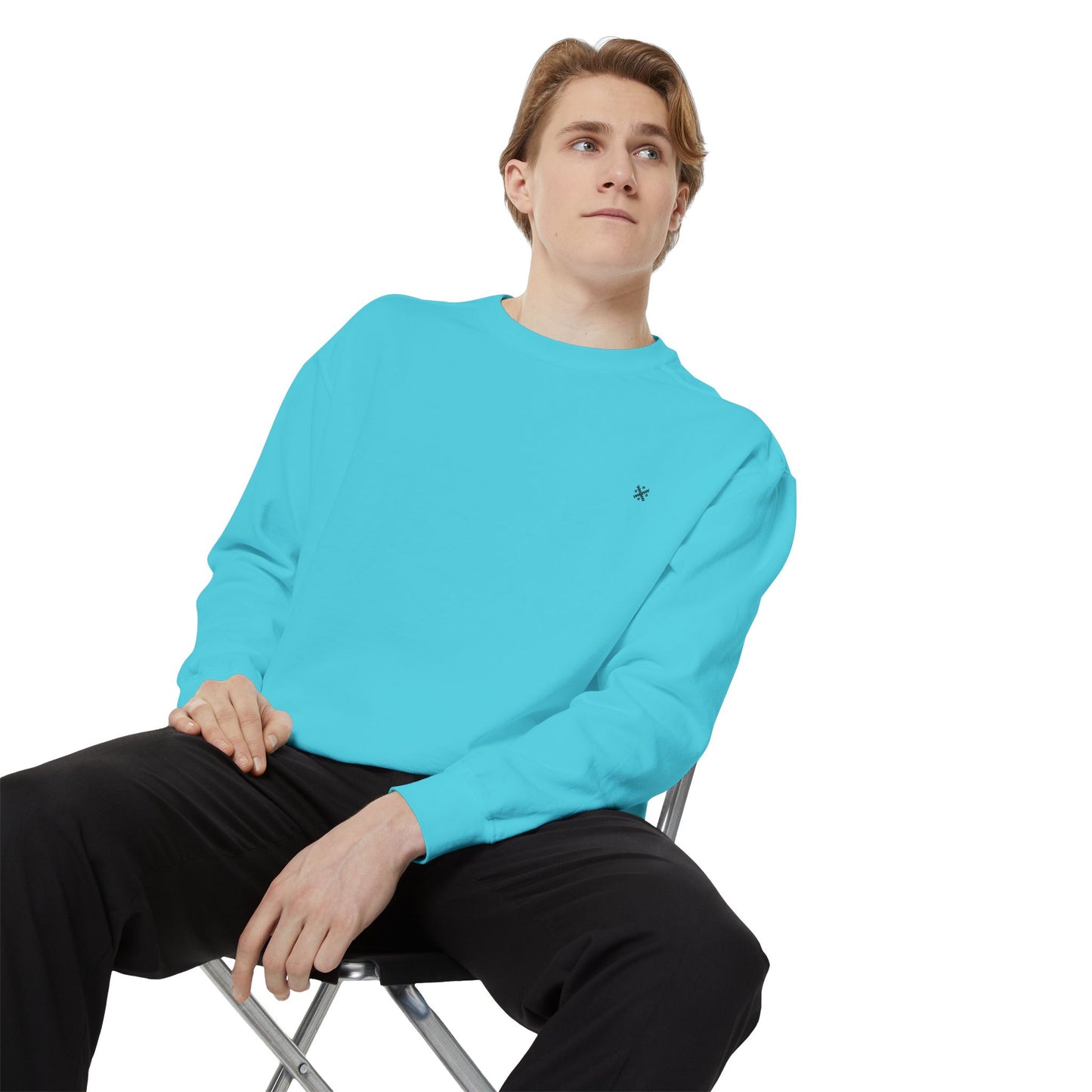 Cozy Garment-Dyed Sweatshirt - Perfect for Casual Wear