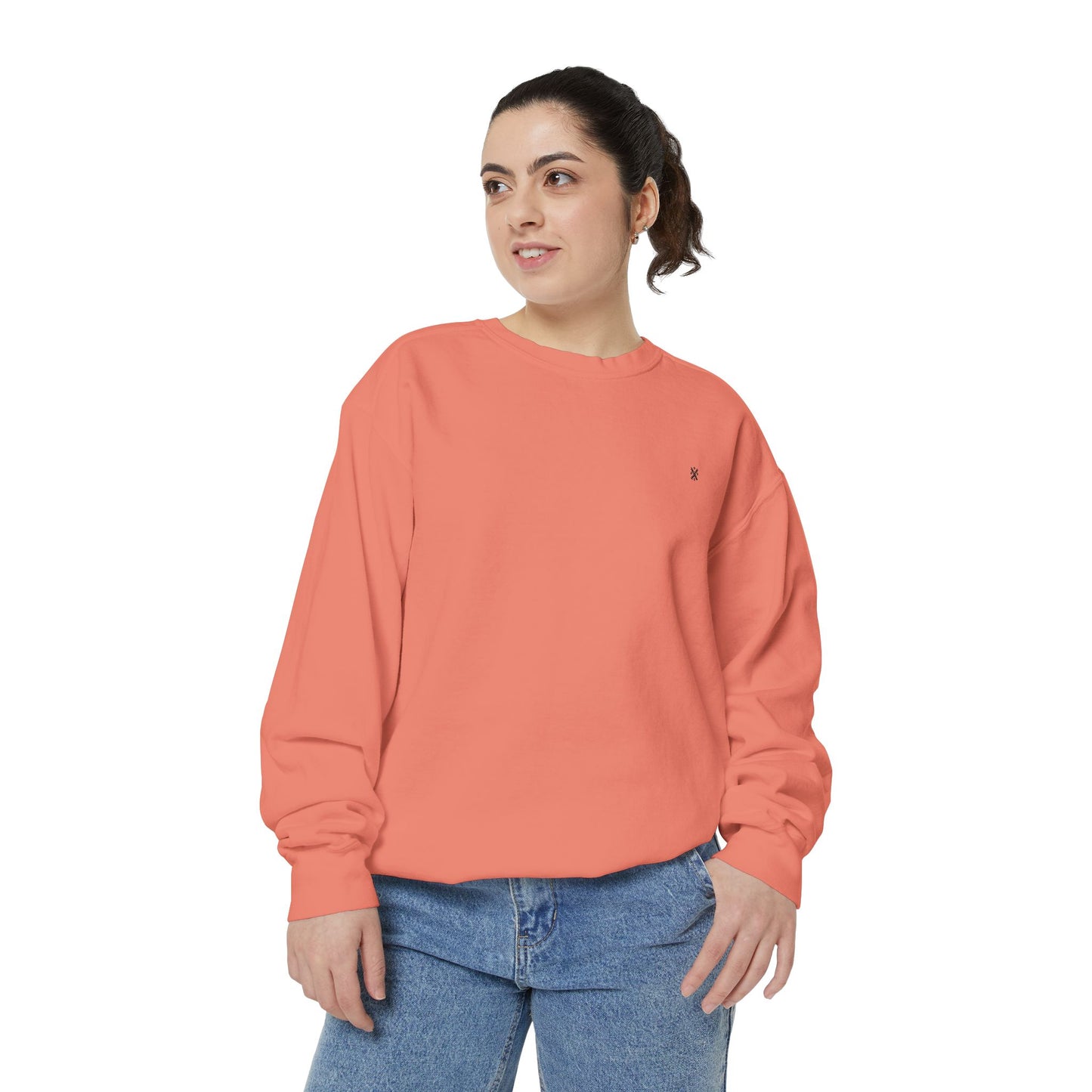 Cozy Garment-Dyed Sweatshirt - Perfect for Casual Wear