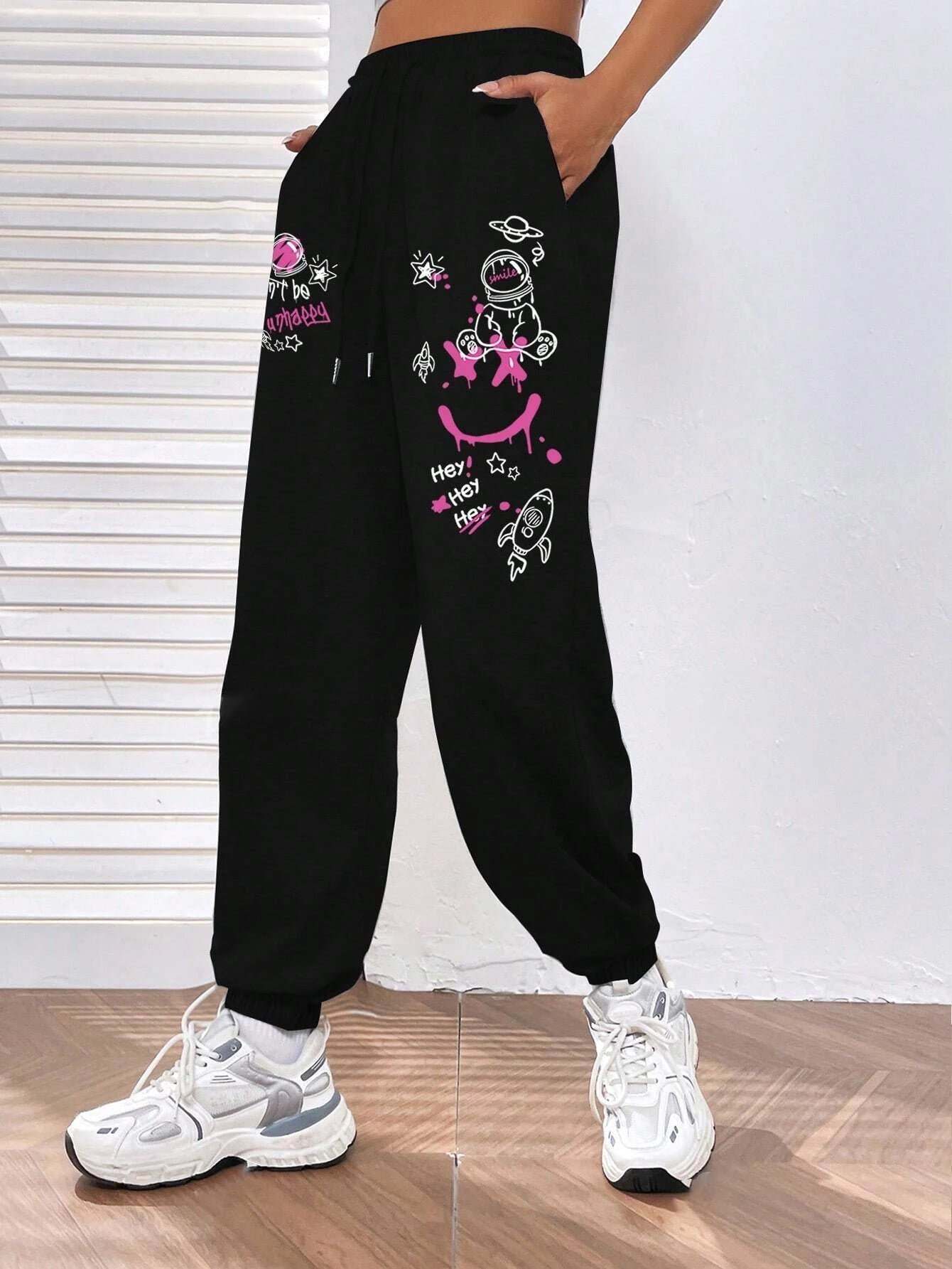 Women's Casual Graffiti Printed Sweatpants For Everyday Wear Versatile Pocket Drawstring Trendy Street Pant Female Autumn Winter